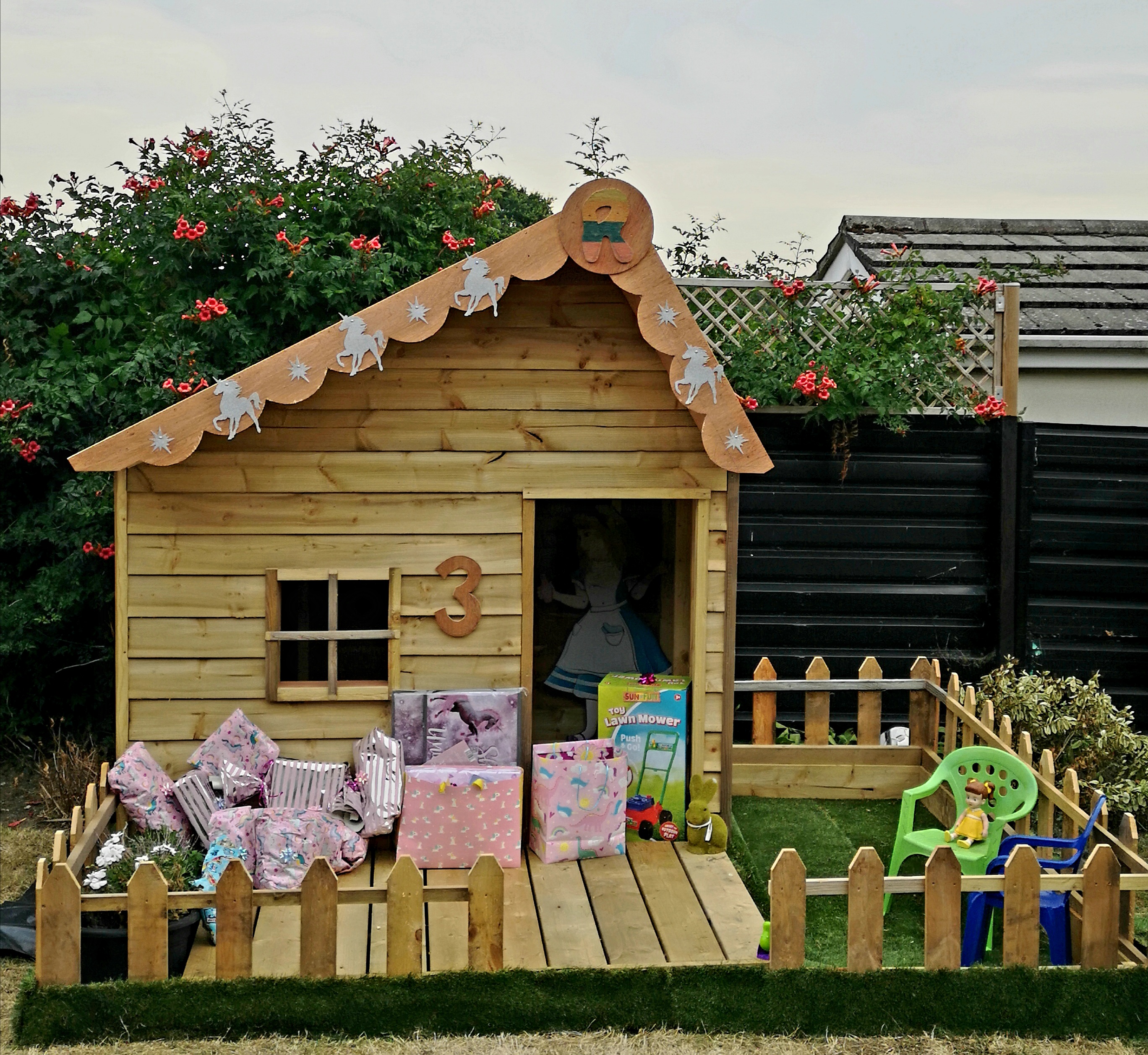 Playhouse & Sheds